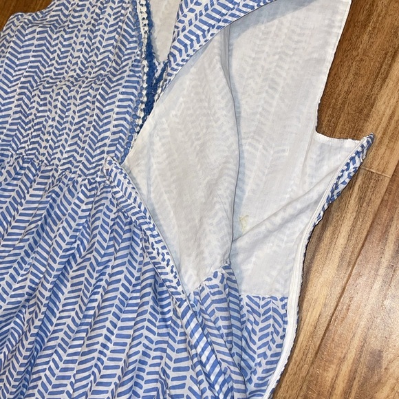 Vineyard Vines womens XL 16 18 Blue White Chevron pattern mini vneck sleeveless - Picture 5 of 10